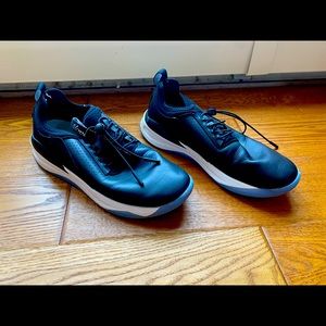 Clove shoes size 8.5